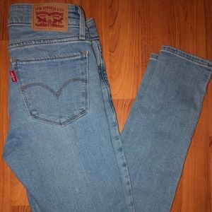 LEVI’S 711 Skinny Jeans